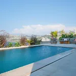 Luxe Villa Met Uitzicht